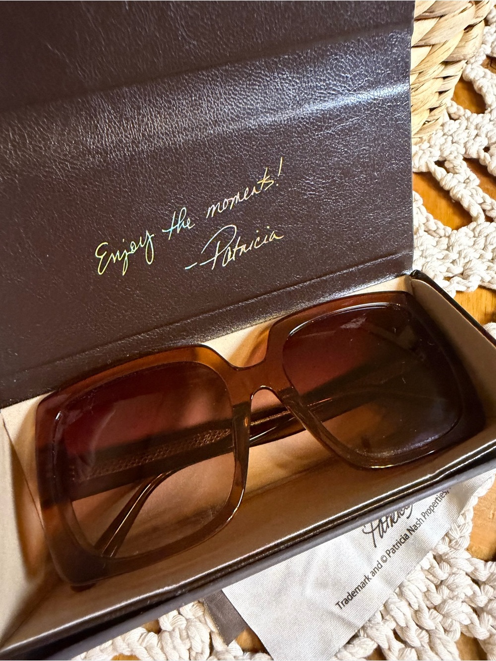Patricia Nash Oversized Brown Tortoise Sunglasses Gradient Lens w/ Case